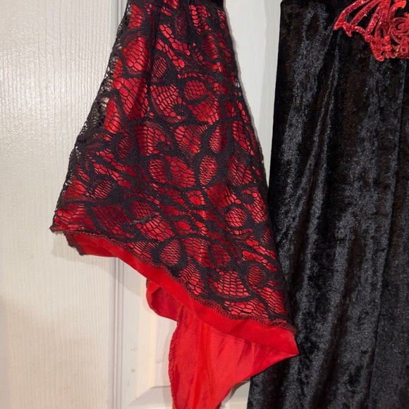 Spirit Black and Red Kids Gothic Costume size S - Picture 5 of 9